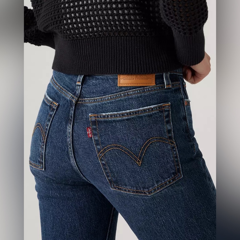 NWT LEVIS WEDGIE STRAIGHT FIT WOMEN'S JEANS - 26x26 Indifferent Indigo Dark Wash